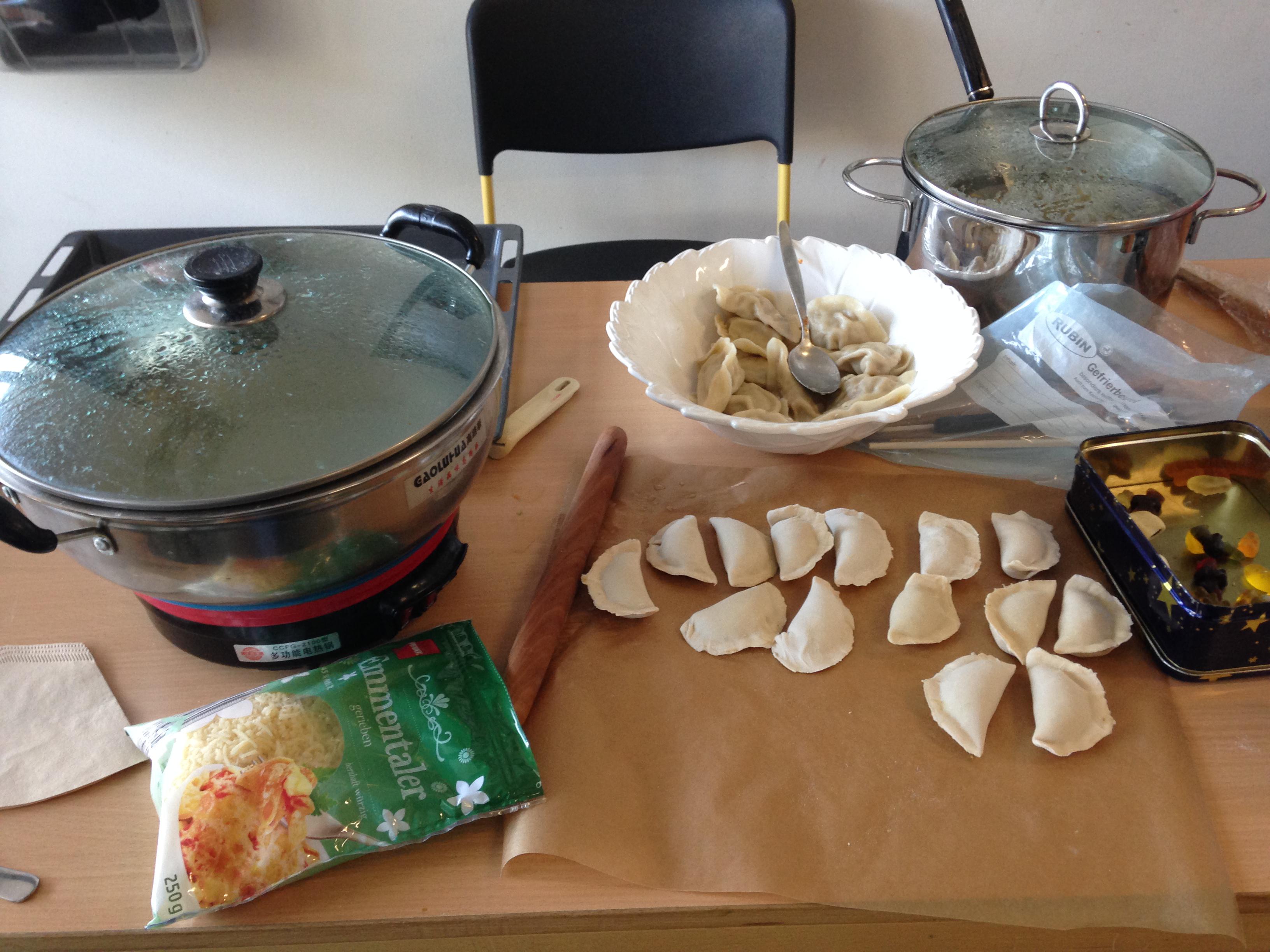 Jiaozi (chinesische Maultaschen)